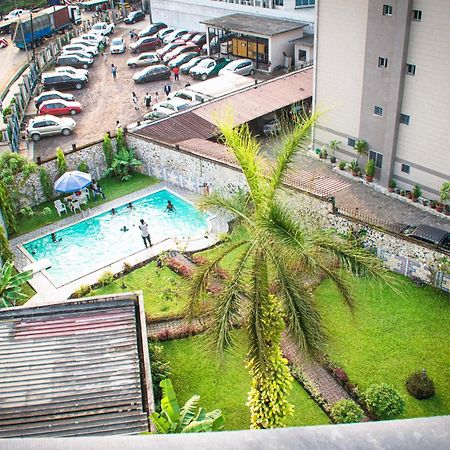 Clos D'Anthony Residence Bonanjo دوالا المظهر الخارجي الصورة