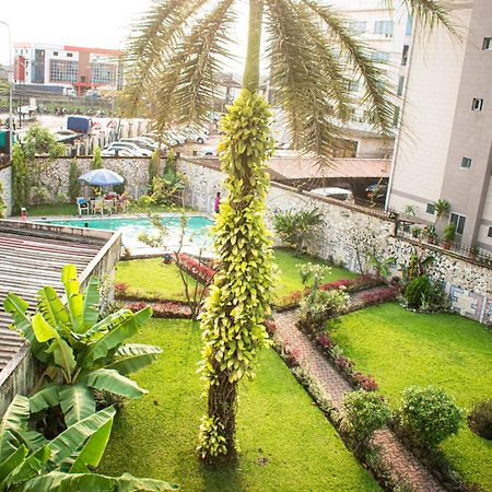 Clos D'Anthony Residence Bonanjo دوالا المظهر الخارجي الصورة