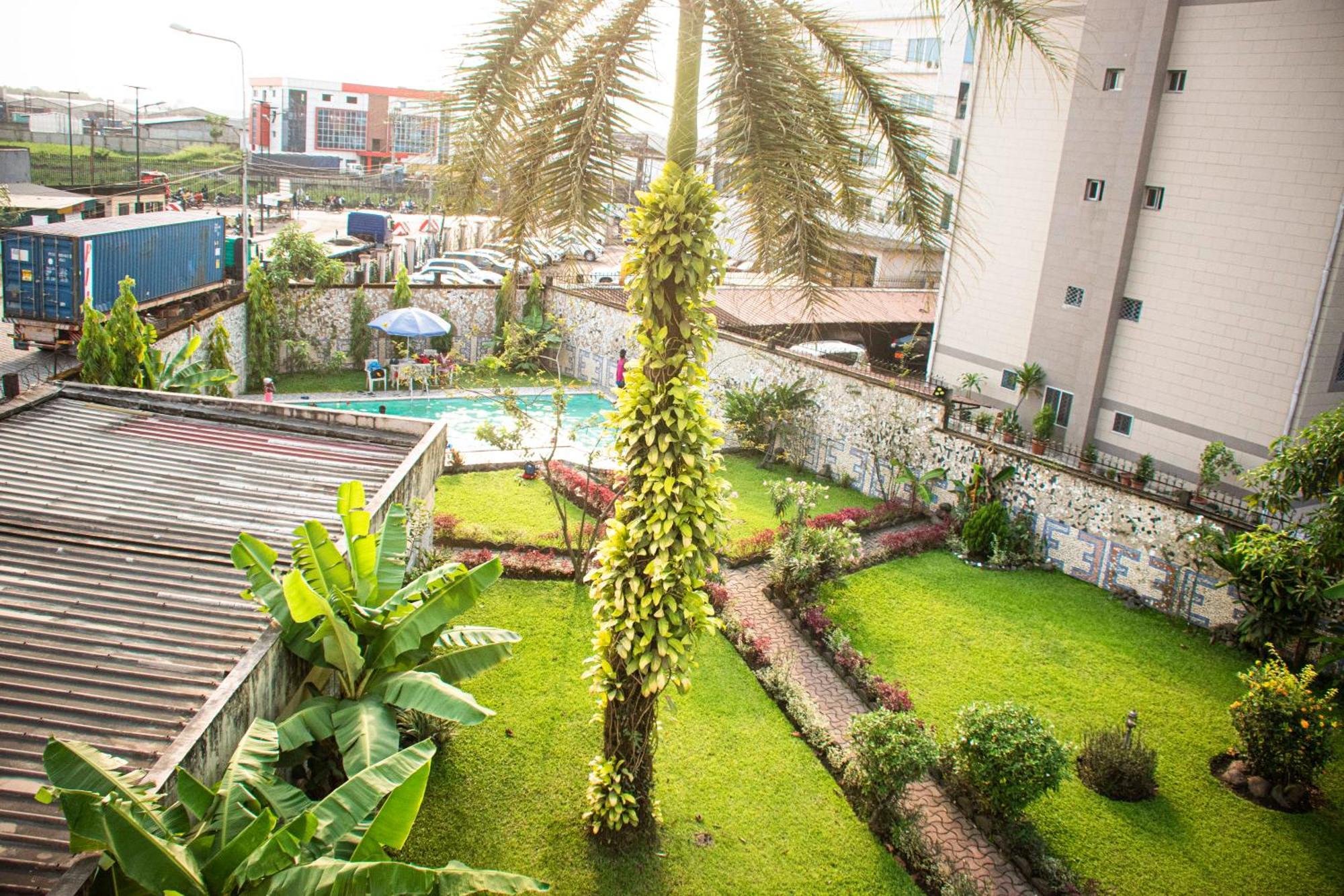 Clos D'Anthony Residence Bonanjo دوالا المظهر الخارجي الصورة