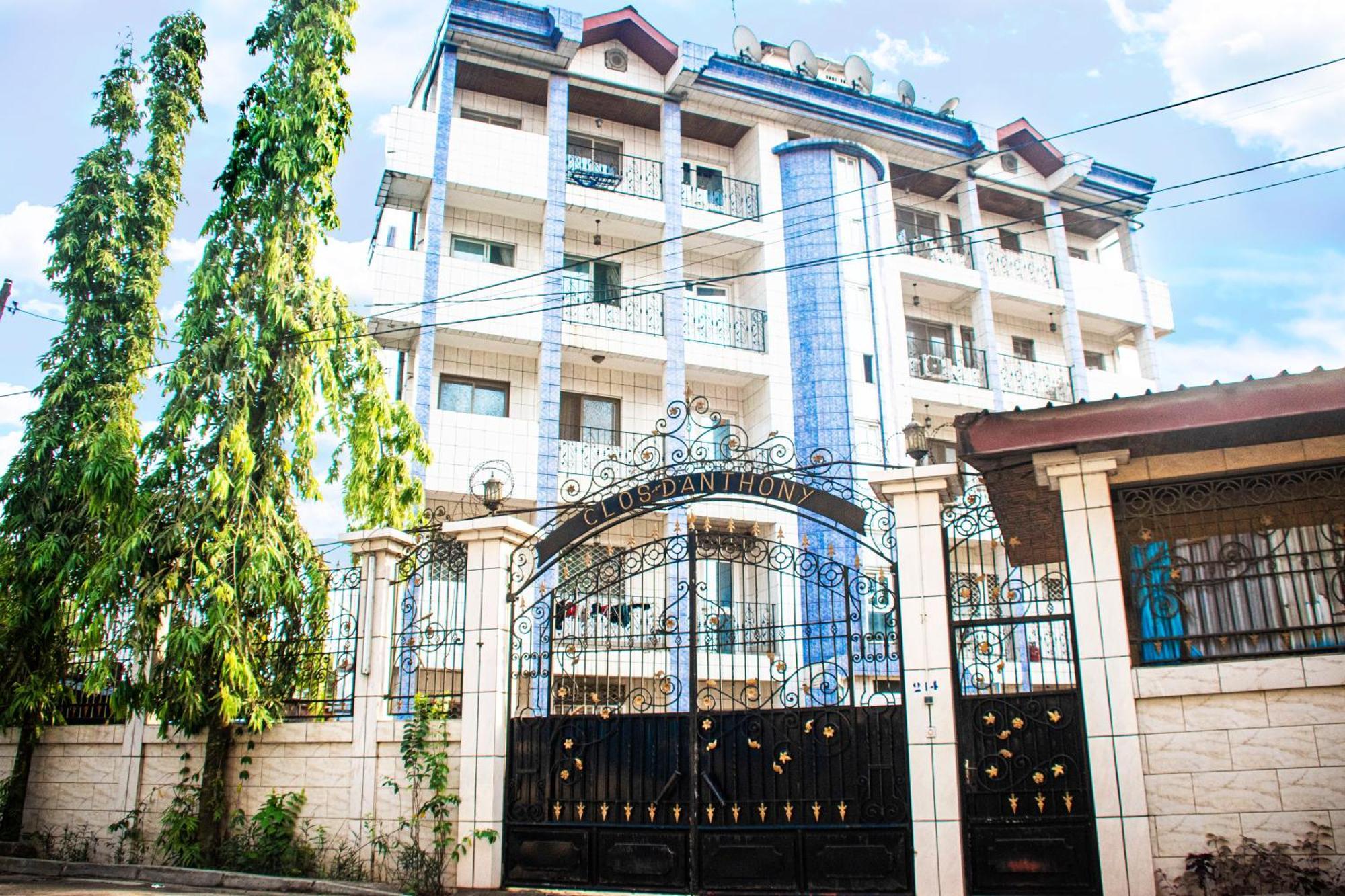Clos D'Anthony Residence Bonanjo دوالا المظهر الخارجي الصورة