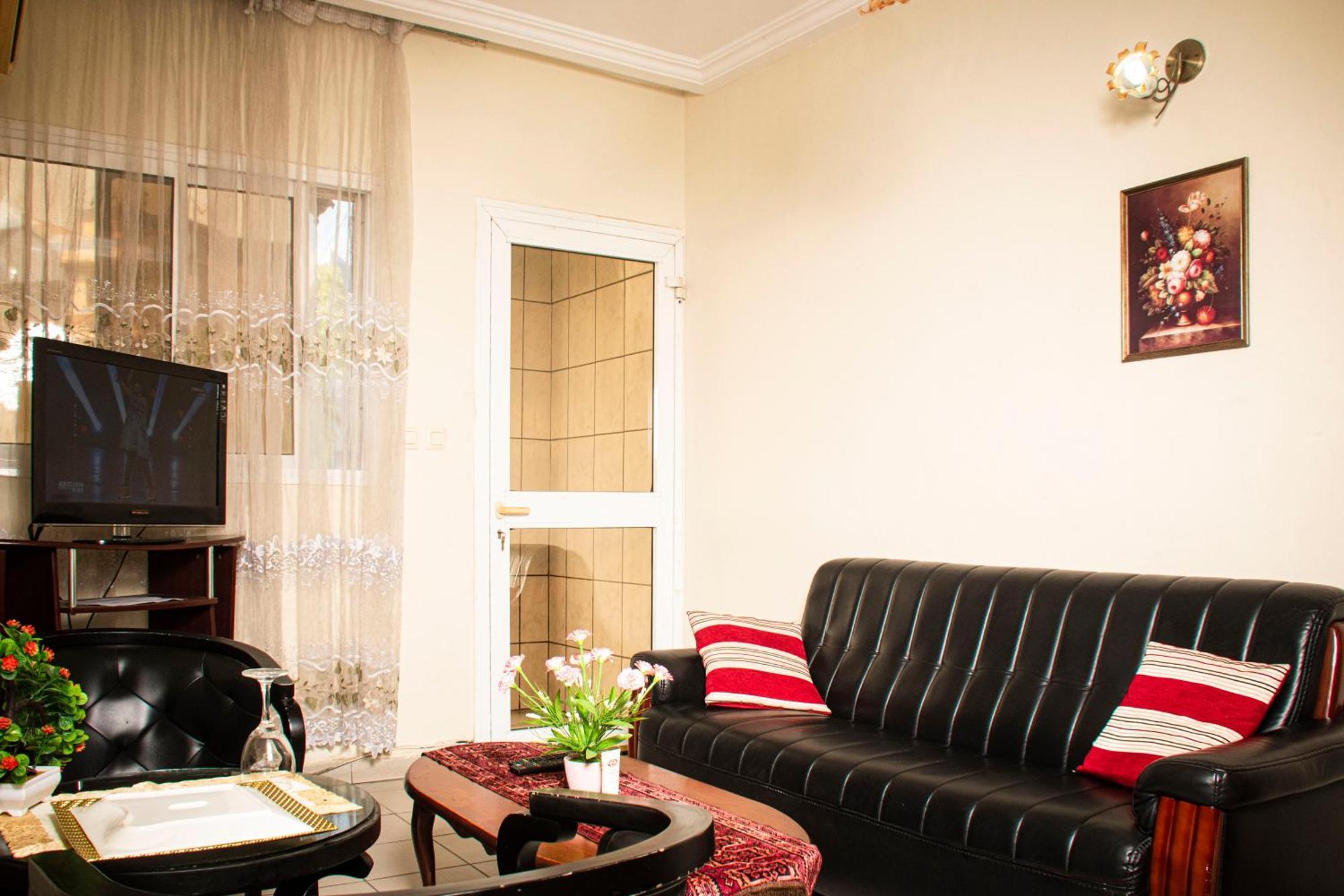 Clos D'Anthony Residence Bonanjo دوالا المظهر الخارجي الصورة